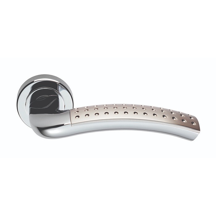 Vogue Lever Door Handle on Round Rose